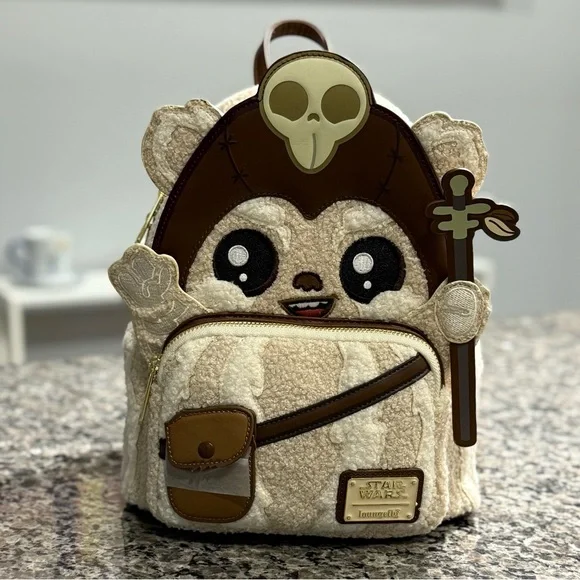 Loungefly Star Wars Limited Edition Logray Ewok Plush Cosplay Mini Backpack - Picture 5 of 9